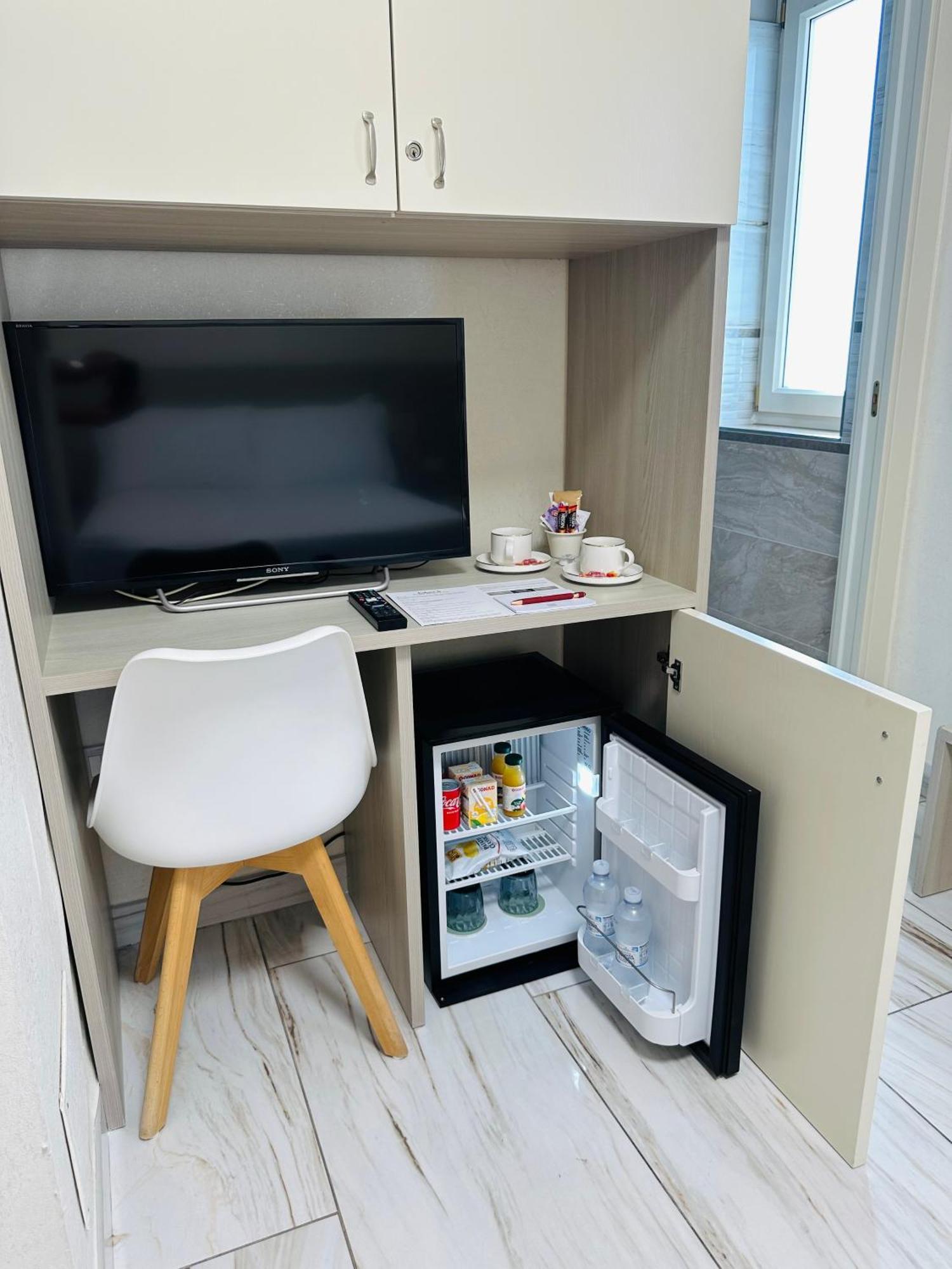Rome Airport Inn Фьюмичино Экстерьер фото
